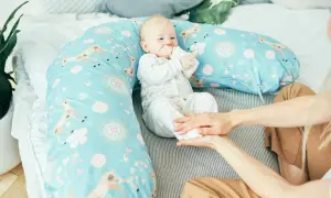 Jaka poduszka do karmienia? Wybierz najlepszą dla komfortu mamy i dziecka