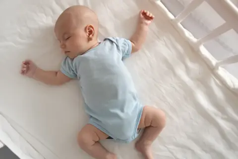 Jaka poduszka dla niemowlaka? Bezpieczne wybory dla zdrowego snu