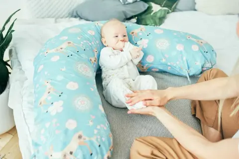 Jaka poduszka do karmienia? Wybierz najlepszą dla komfortu mamy i dziecka