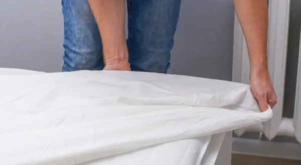 Jaki rozmiar prześcieradła na materac 160x200, aby uniknąć problemów?