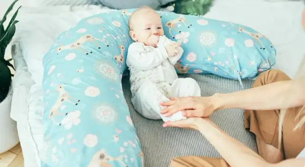 Jaka poduszka do karmienia? Wybierz najlepszą dla komfortu mamy i dziecka